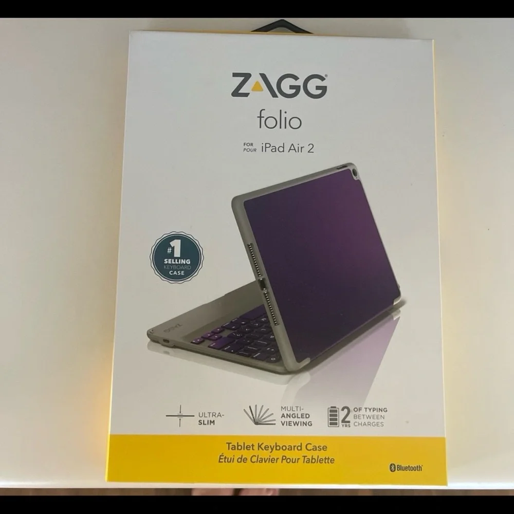 New Zagg Folio Case Hinged with Bluetooth Keyboard for  iPad Air 2